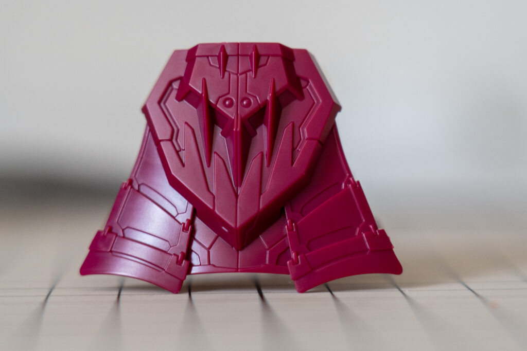 SDW HEROES 信長ガンダムエピオン　腰部　背後はかなり細かいスジボリがされている。それぞれ塗装しようとするとマスキング地獄を味わえる。
