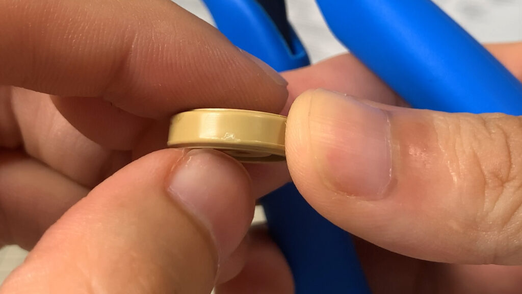 入門のプラニッパーも同様に切削面が白化しており、パーツをえぐってしまう恐れがある。二度切りには最低でもブレードワンニッパーかアルティメットニッパーを用意しておきたい。