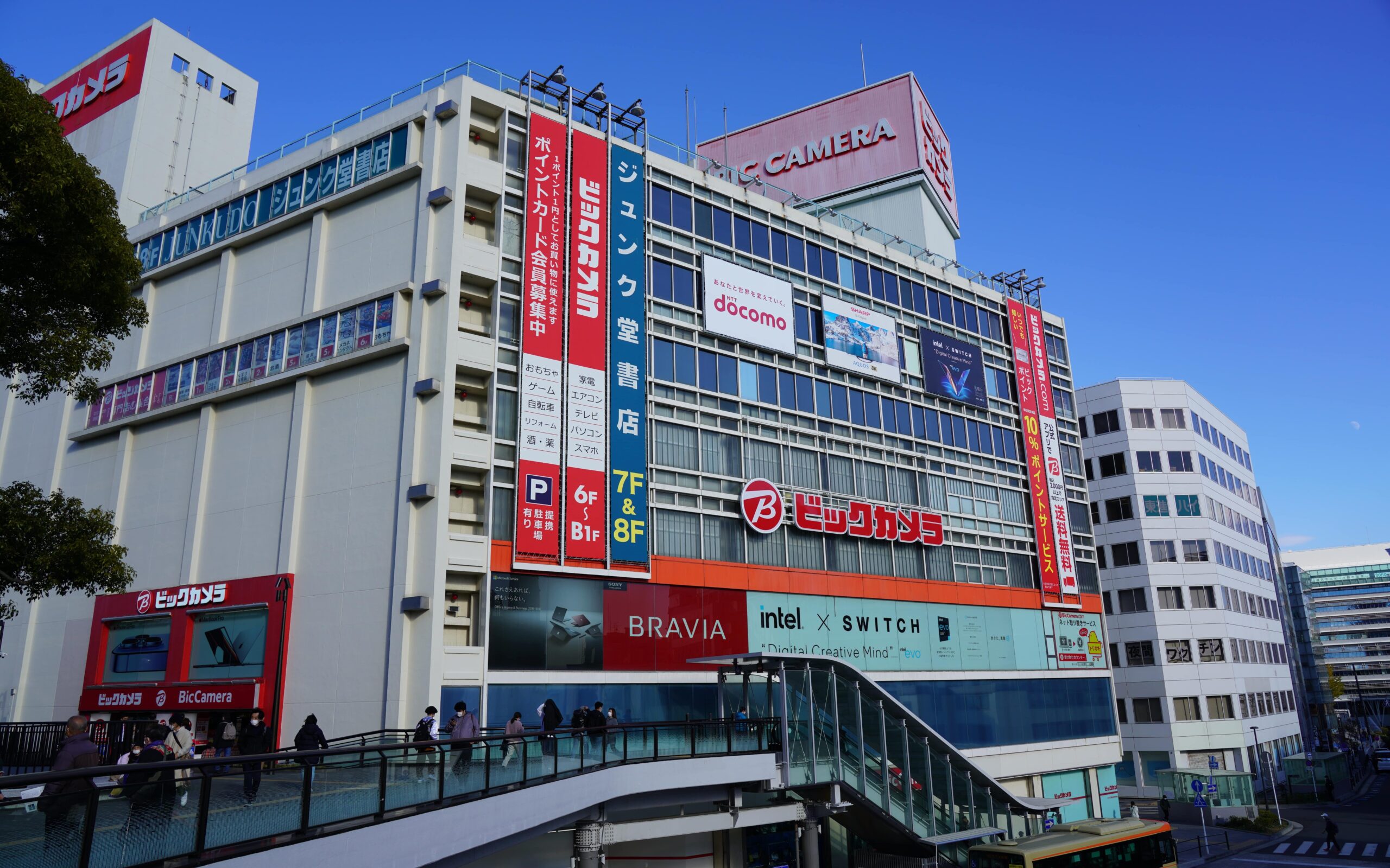 藤沢駅1分のビックカメラ