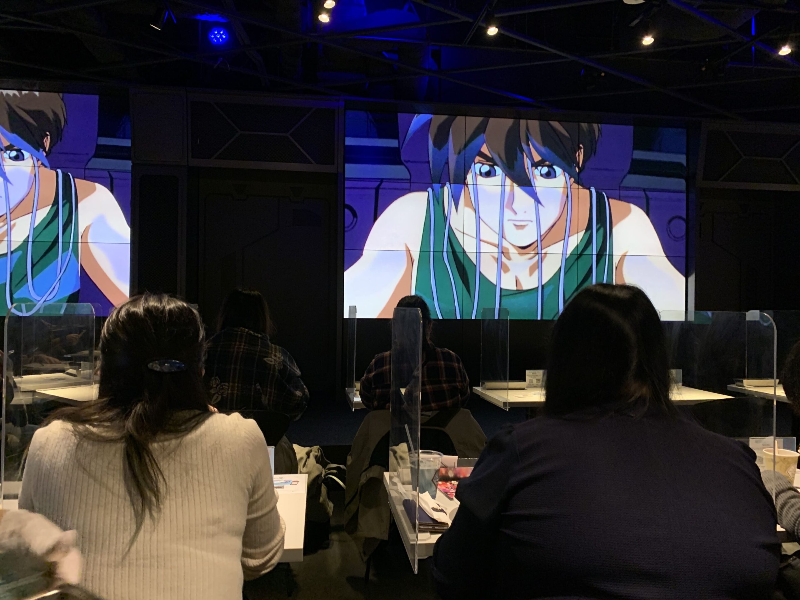 アニメーションも豊富に流れる店内