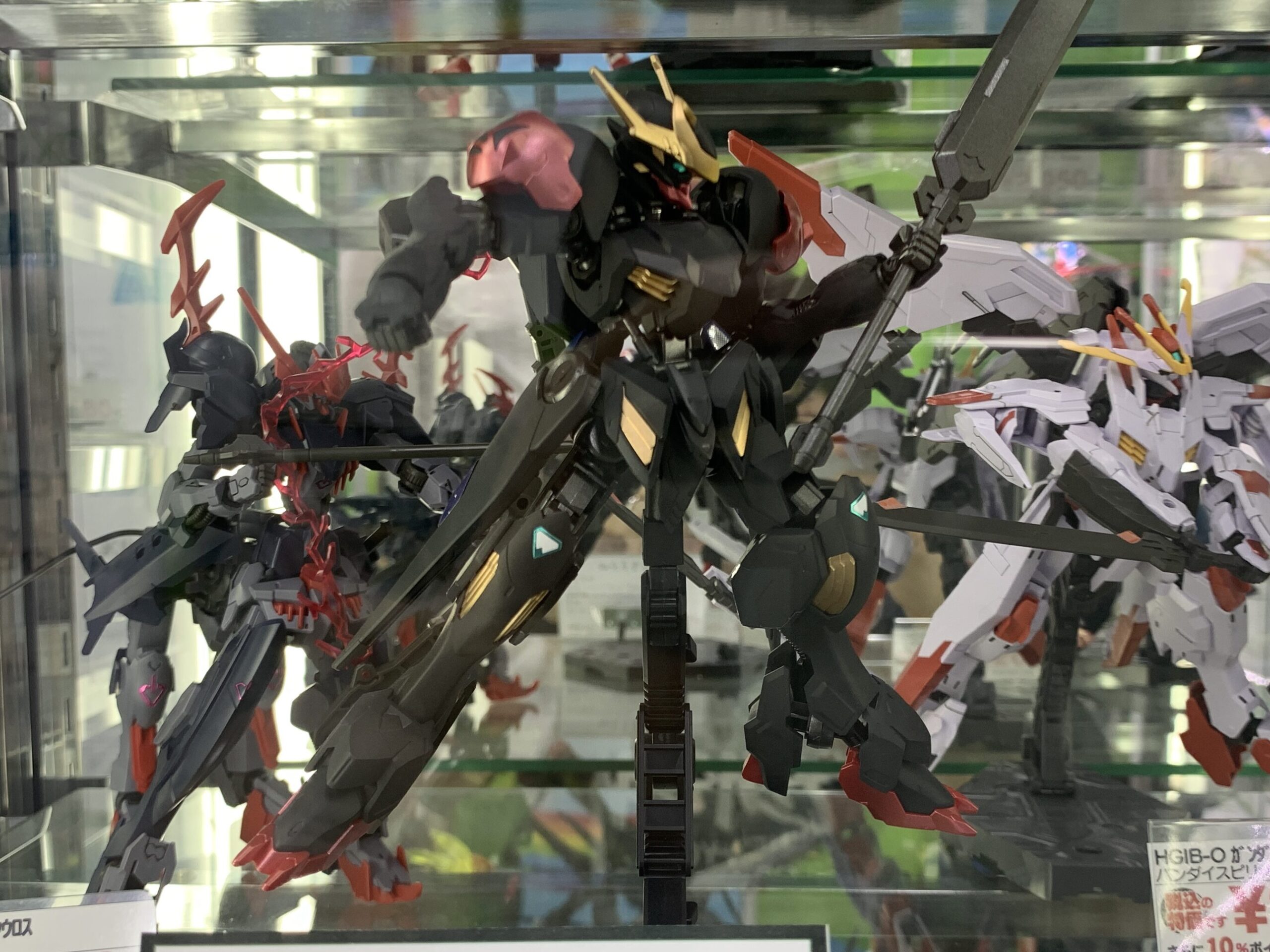新宿ヨドバシカメラ　東口別館　展示品ガンプラ　塗装済み。