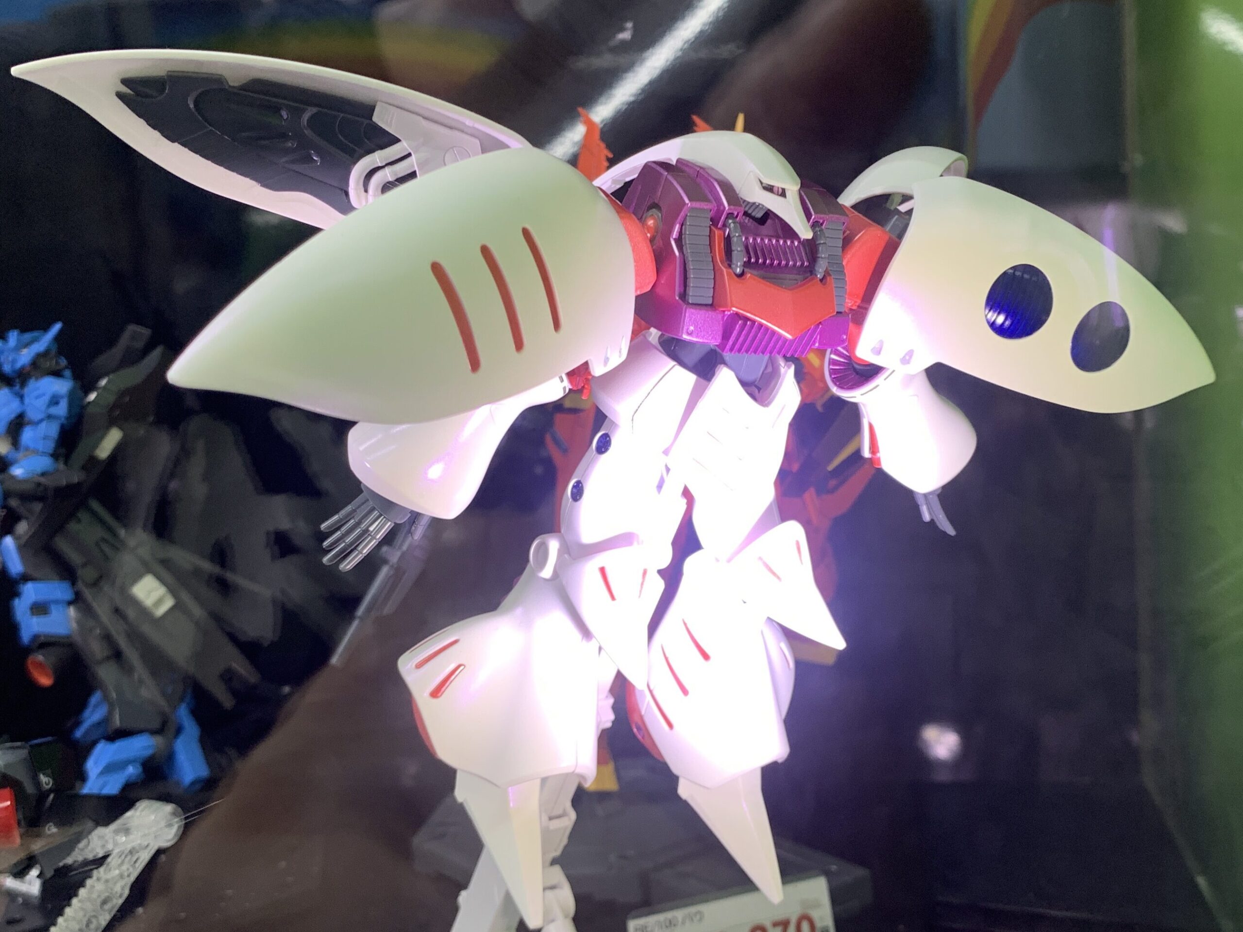新宿ヨドバシカメラ　東口別館　展示品ガンプラ　塗装済み。