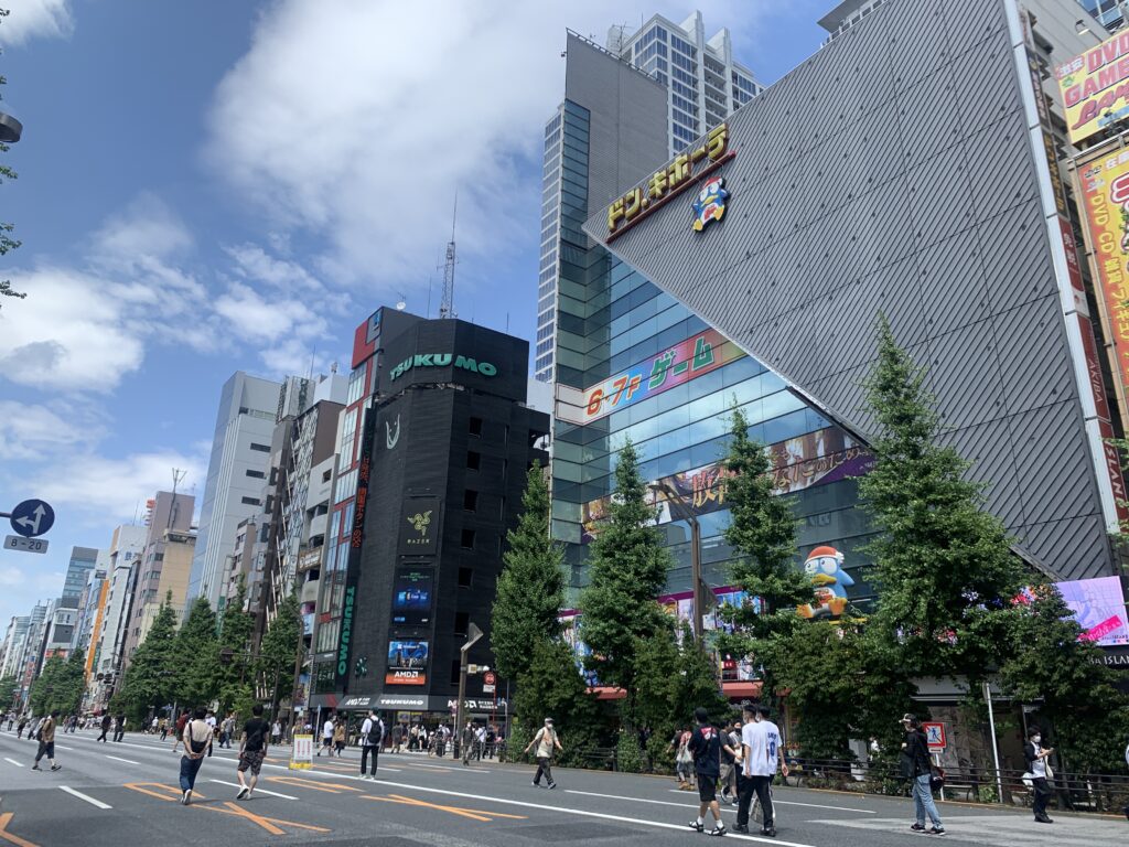 秋葉原駅前
