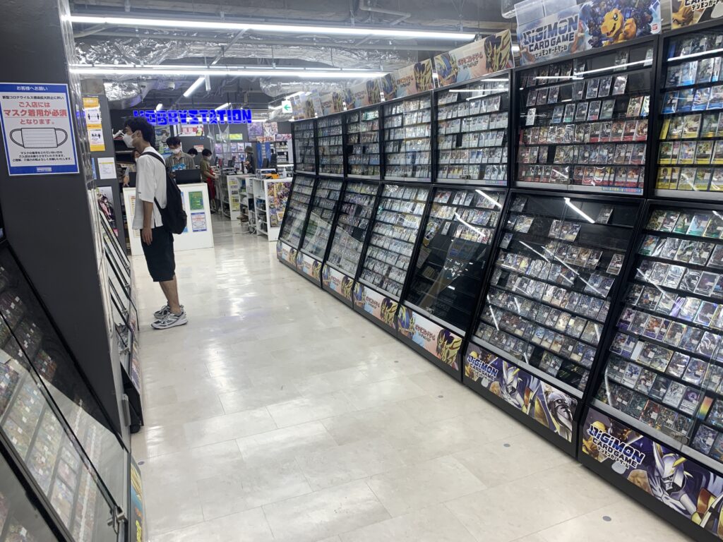 ホビーステーションのカード売り場。大きい