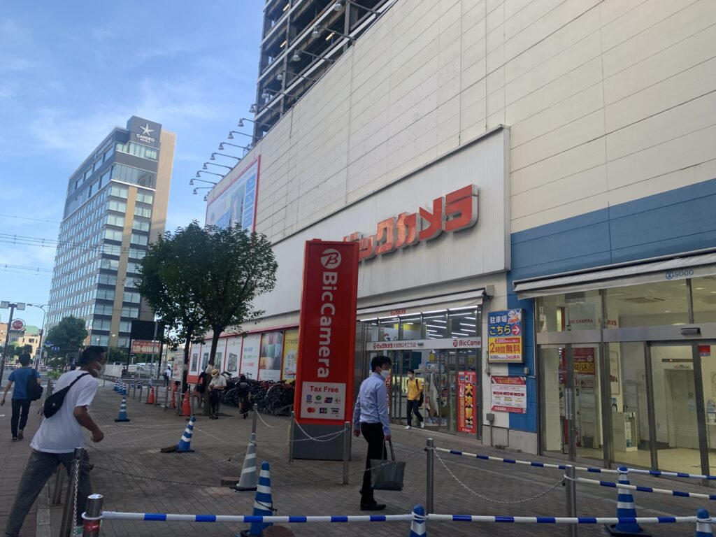 地上からでも入れるビックカメラ