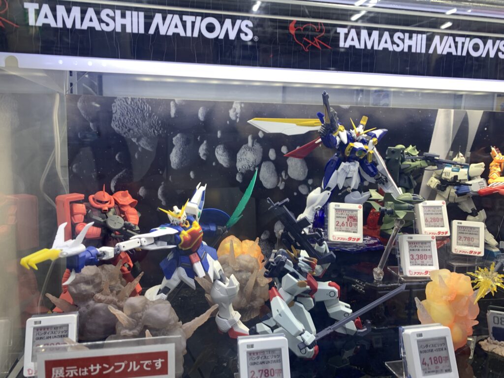 フィギアもおいてあり充実の品揃え