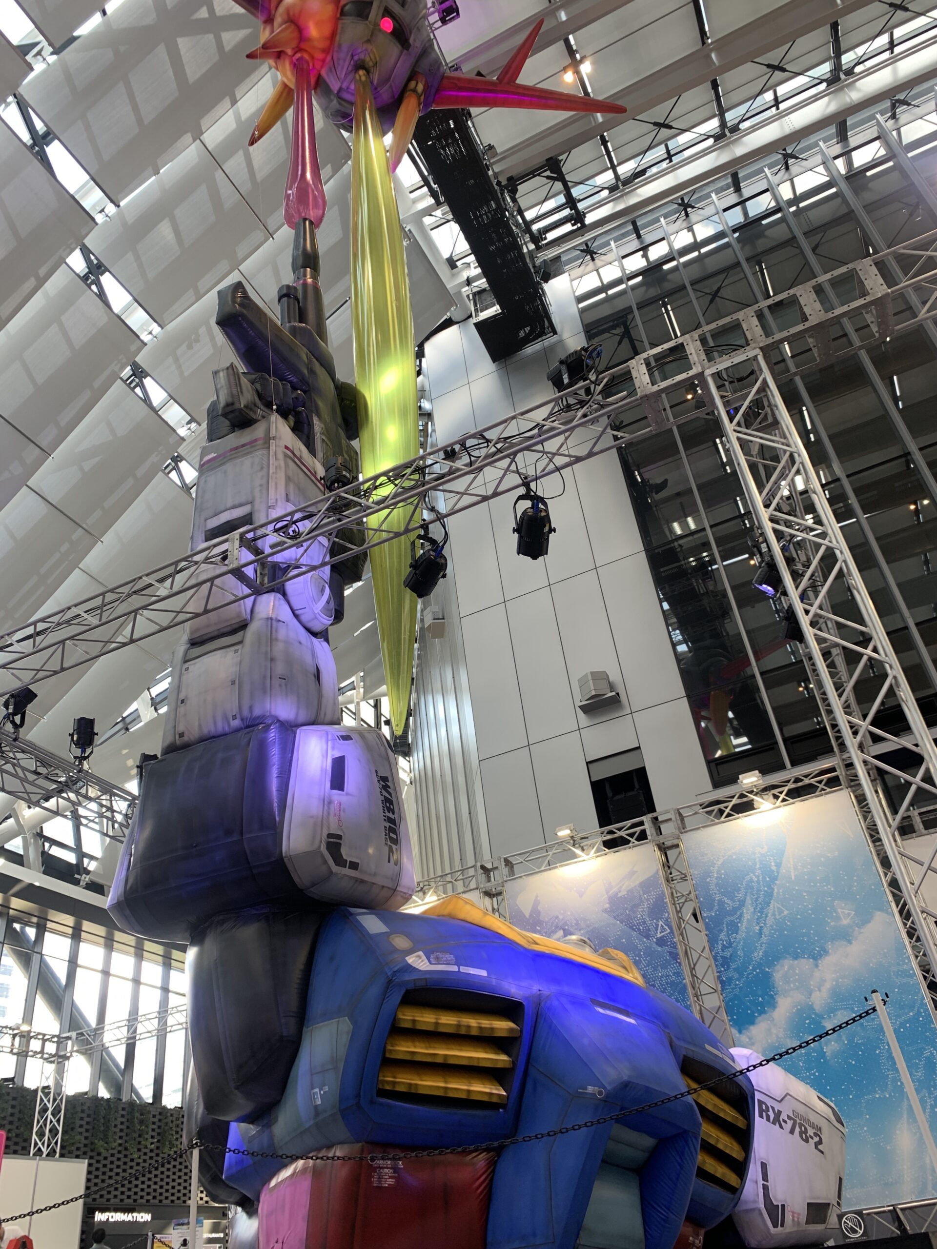 展示物　ガンダムフューチャーネクスト　東京ベース