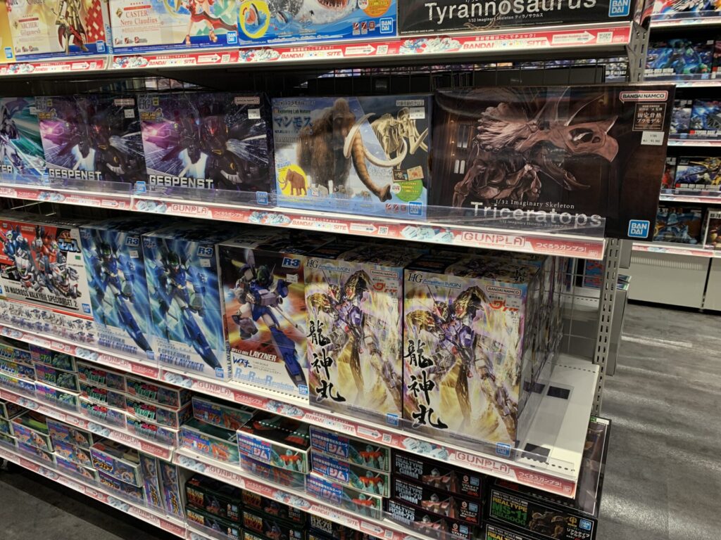 ガンプラ以外もある