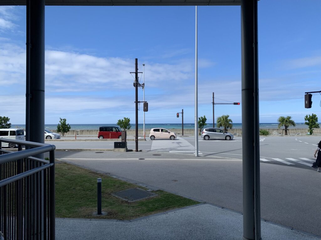 サンエーパルコは海沿いにある。景色がいい