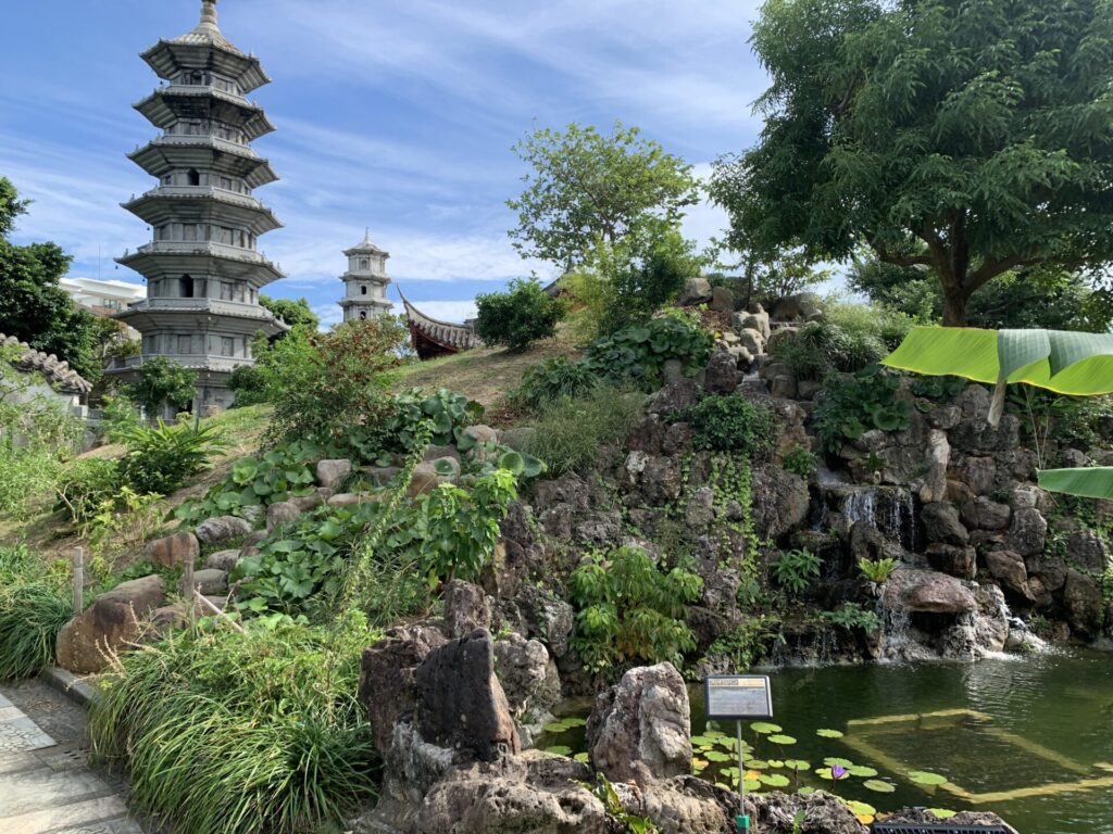 見事な庭園風景。