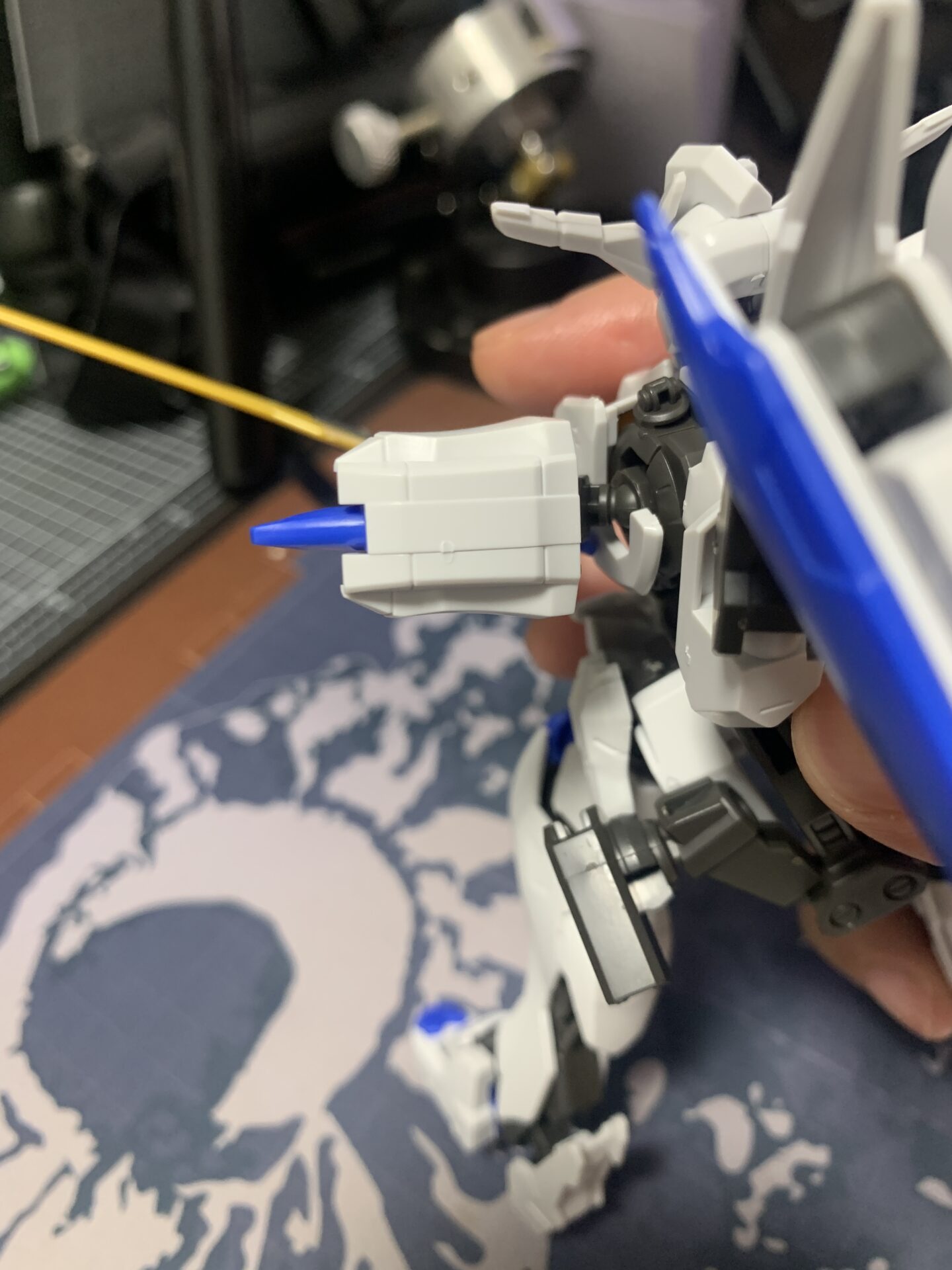 肩の部分も合わせ目が出ない様に設計されている。