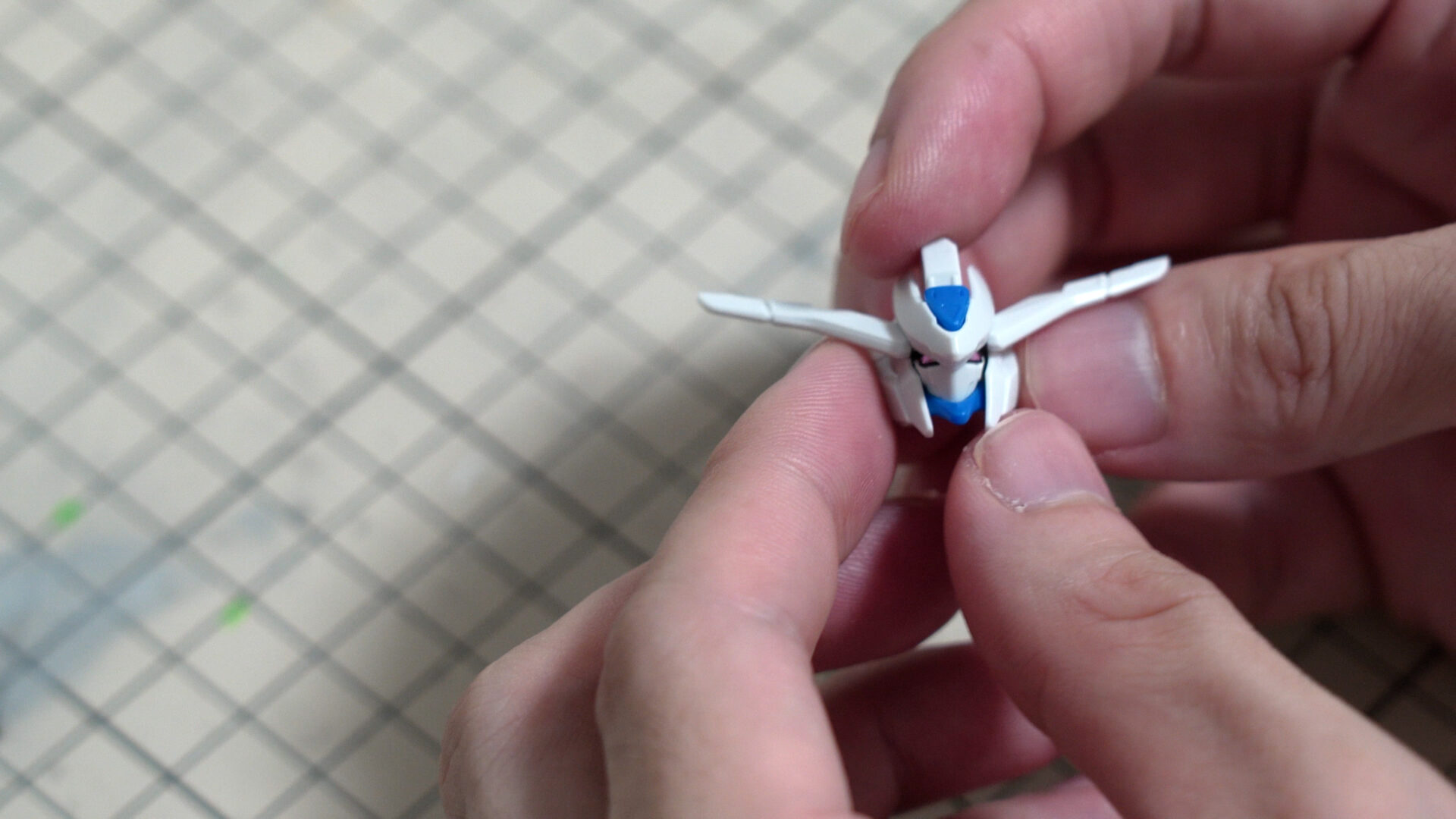 HGガンダムバエル　顔立ちも良し。