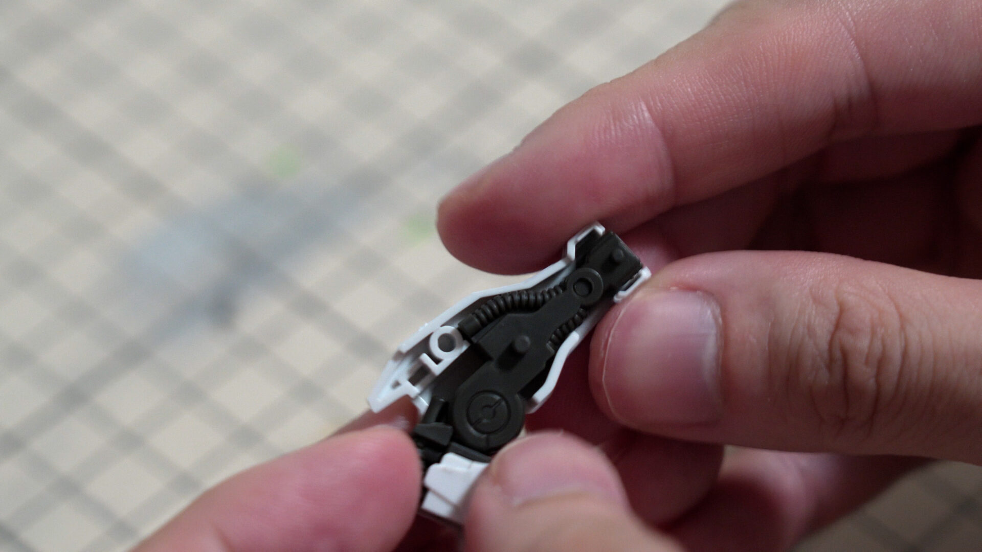 HGガンダムバエル　フレームは隠れてしまう部分にもこだわりが。