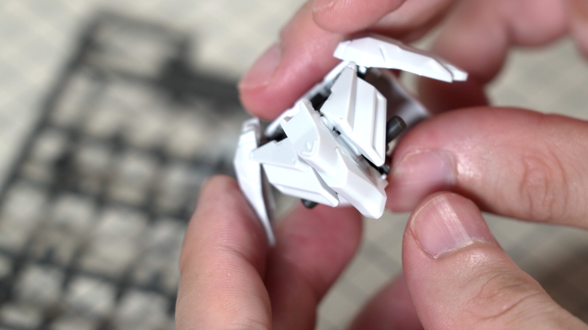 HGガンダムバエル　素組レビュー。腰の部分