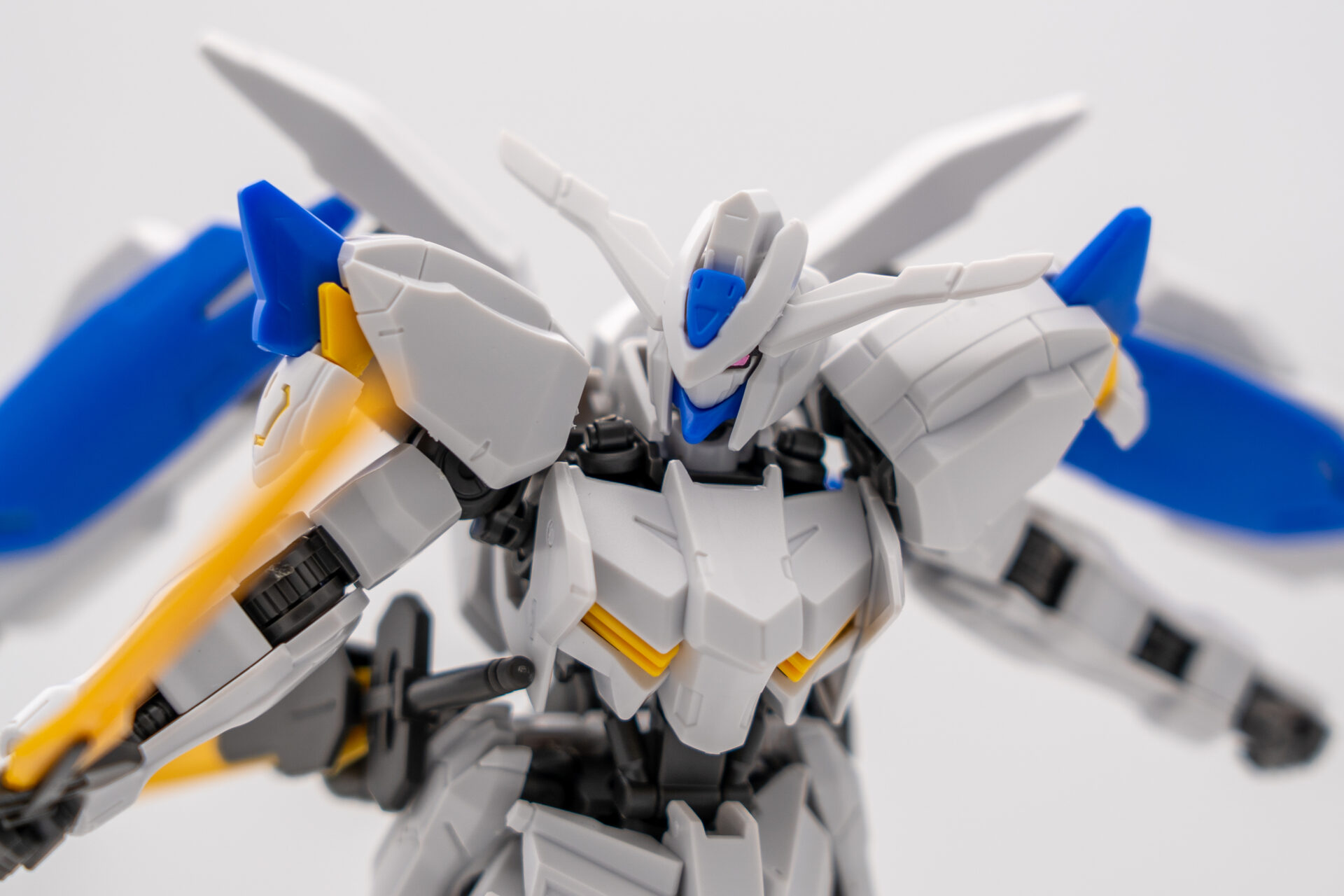 HGガンダムバエル　素組レビュー　東部アップのポーズ