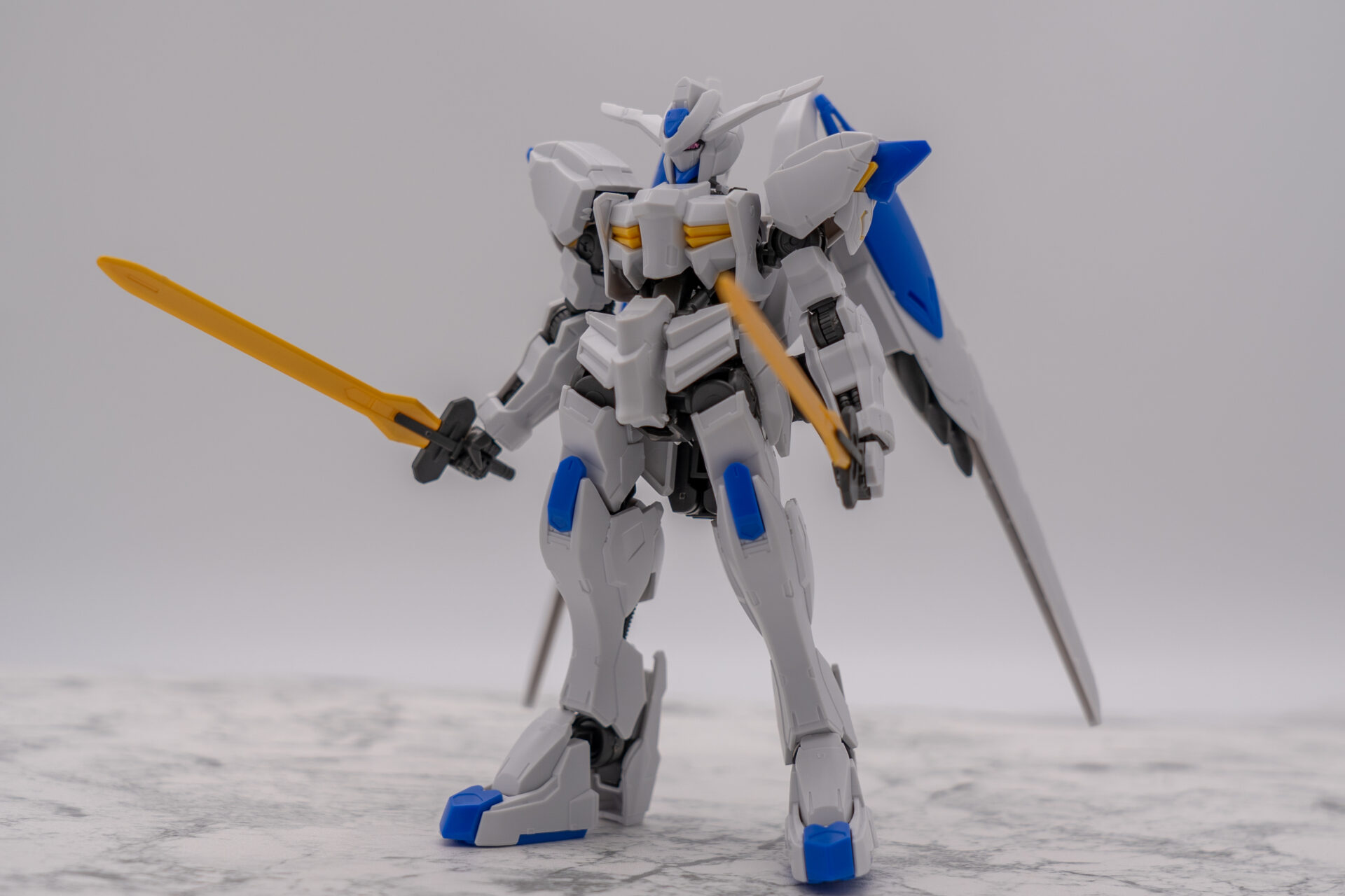 HGガンダムバエル　素組レビュー　正面素の立ち方