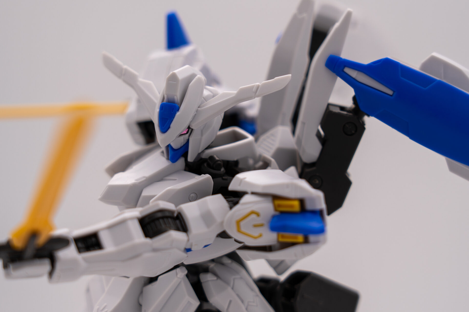 HGガンダムバエル　素組レビュー　正面顔面アップ