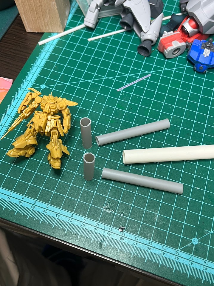 サイコザクの特徴であるパイプ