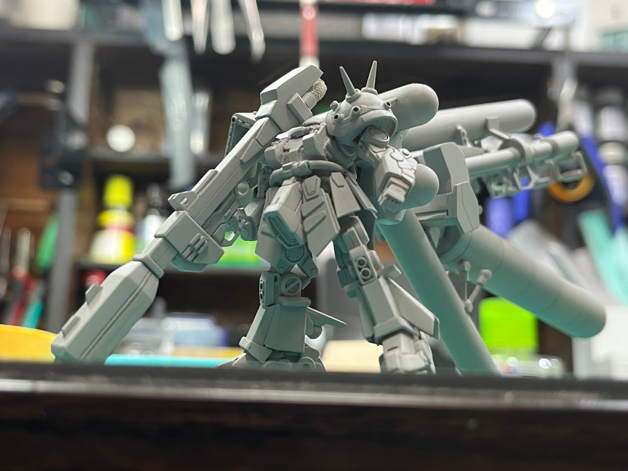 サフを吹いた段階のサイコザク。