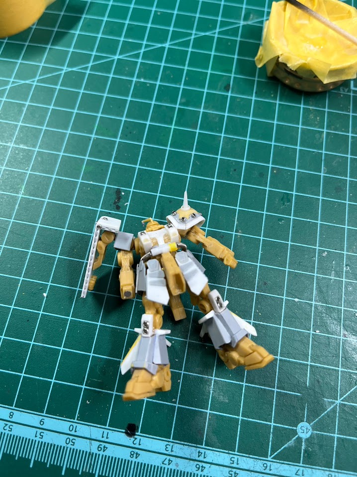 スカートがつくと全体的にしまった印象になりますね。