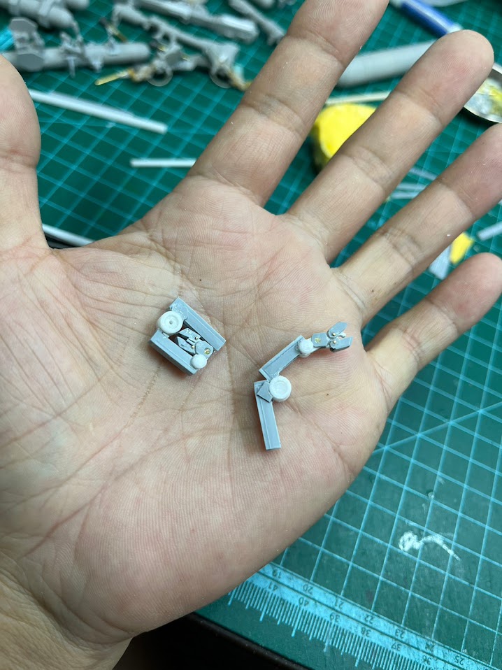 鉄板を仕込んでいるようで丈夫です。